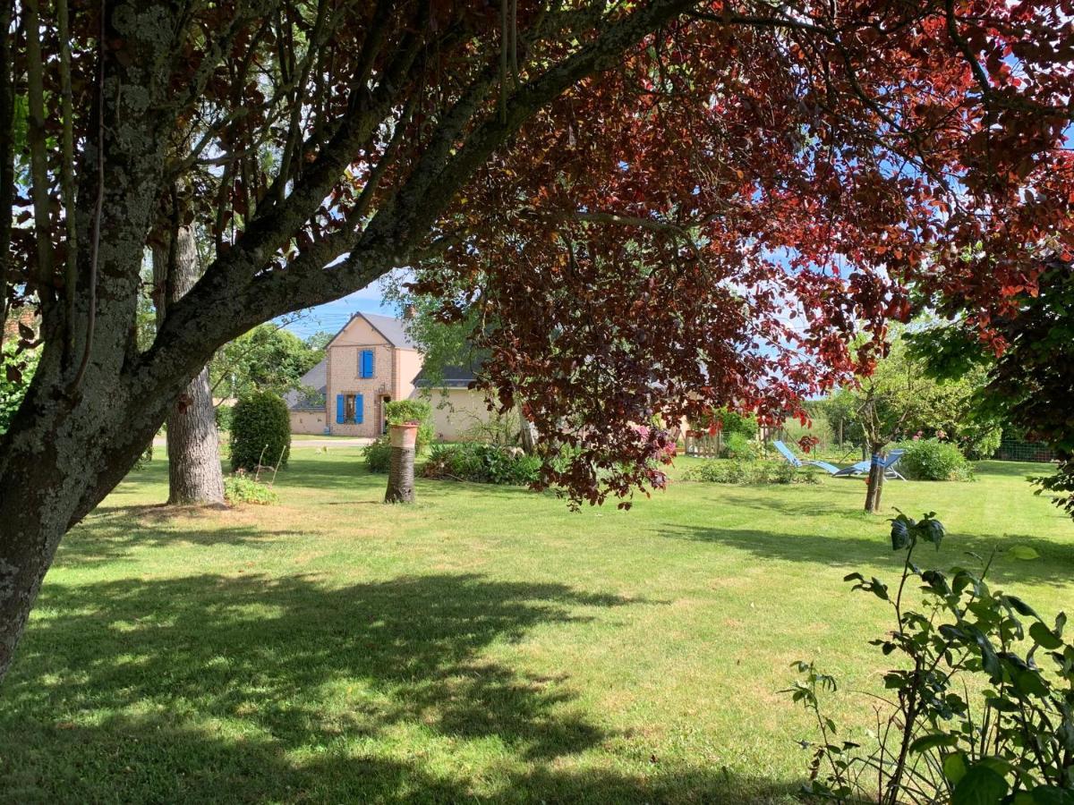 Les Logis Du Breuil Bed & Breakfast Marchéville Exterior foto