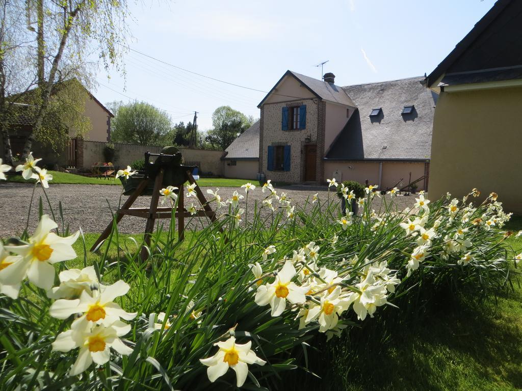 Les Logis Du Breuil Bed & Breakfast Marchéville Exterior foto