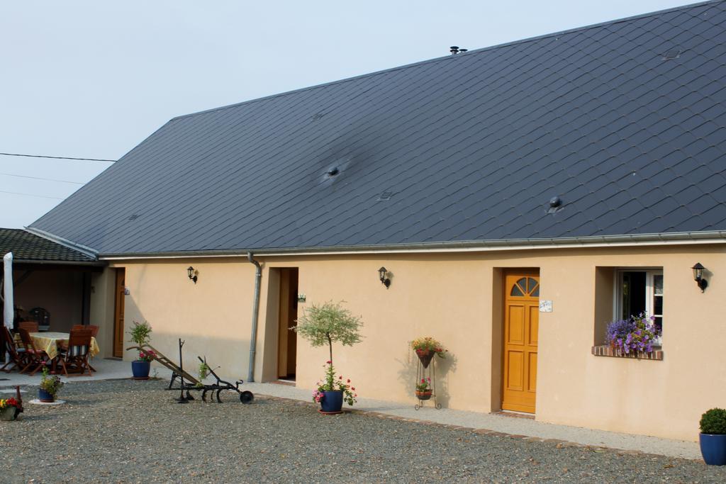 Les Logis Du Breuil Bed & Breakfast Marchéville Exterior foto